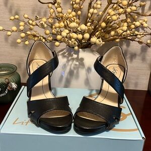NWT Life Stride Women’s Pumps